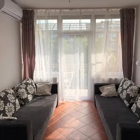 Appartement Karolina Beachfront 2 Min To Festival